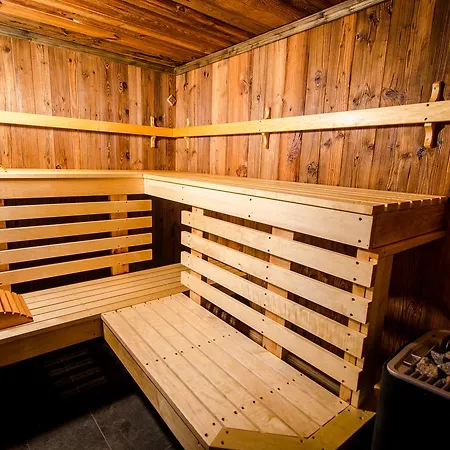 Bed & Breakfast L'etagne 4*